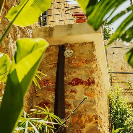 Ultava Koru Homestay szállás *